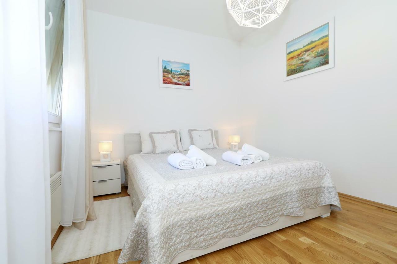 זאדאר Apriori Apartments - Free Parking מראה חיצוני תמונה